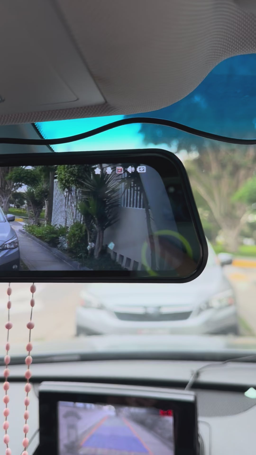 DV16 – Espejo Retrovisor Inteligente 9.66" con Cámara Dual